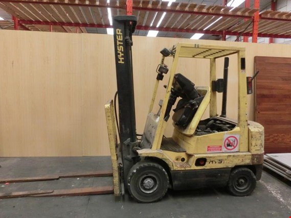 Used Hyster H 2.00 XMS Diesel forklift truck (123) for Sale (Auction Premium) | NetBid Industrial Auctions