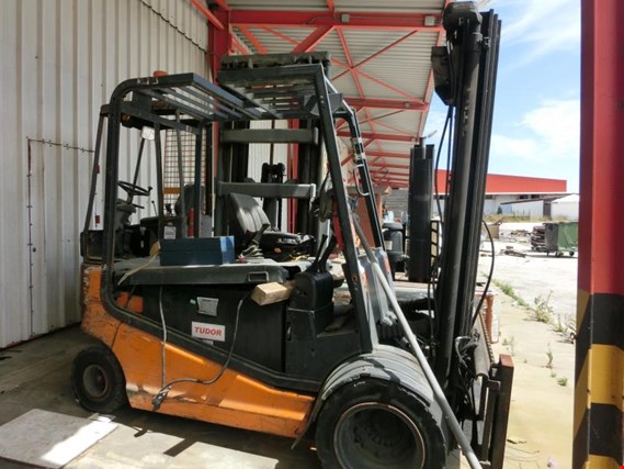 Used Still R 60-40 electr. forklift truck (146) for Sale (Auction Premium) | NetBid Industrial Auctions