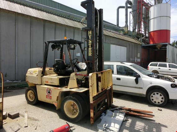 Used Hyster H-4 XL 5 Diesel forklift truck (71) for Sale (Auction Premium) | NetBid Industrial Auctions