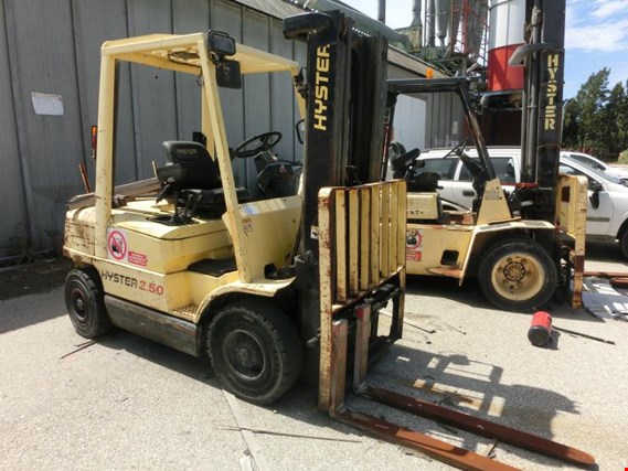 Used Hyster H 2.50 XM Diesel forklift truck (179) for Sale (Auction Premium) | NetBid Industrial Auctions