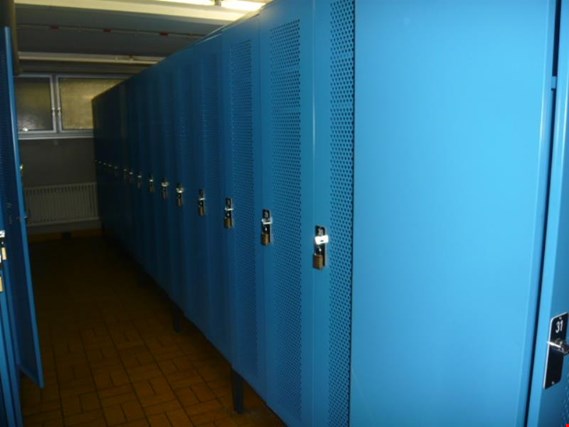 Used lot changing room lockers for Sale (Auction Premium) | NetBid Industrial Auctions