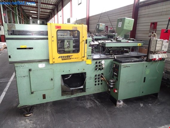 Used Arburg Allrounder 305-210-700 Plastic injection molding machine for Sale (Auction Premium) | NetBid Industrial Auctions