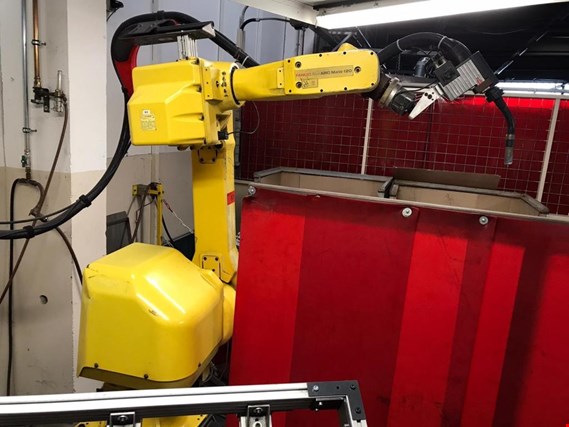 Used Fanuc ARC-Mate 120 welding robot for Sale (Trading Premium) | NetBid Industrial Auctions