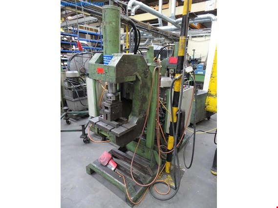 Used Hornung SHP 350 C-column hydraulic press for Sale (Auction Premium) | NetBid Industrial Auctions