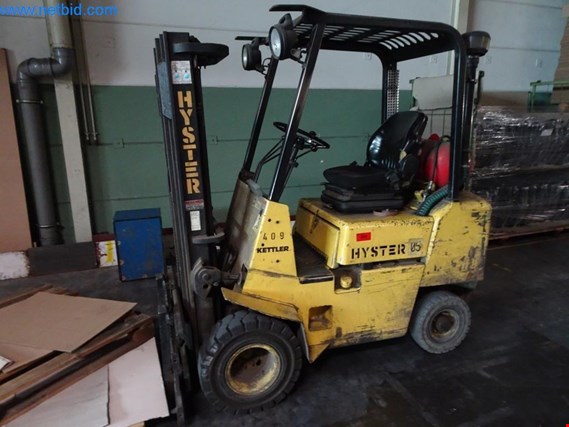 Used Hyster H1.75 XL gas-powered forklift truc for Sale (Auction Premium) | NetBid Industrial Auctions