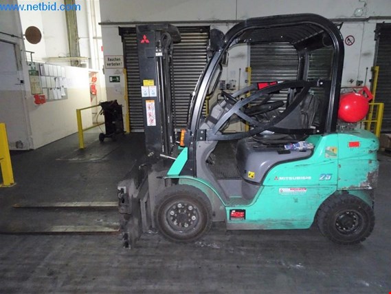 Used Mitsubishi FG 25 N gas-powered forklift truck for Sale (Auction Premium) | NetBid Industrial Auctions