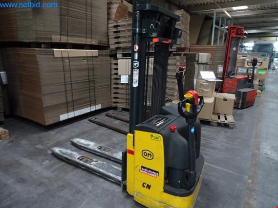 Used OM Pimespo CN 20 electr. forklift truck for Sale (Auction Premium) | NetBid Industrial Auctions