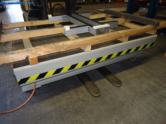 Used scissor lifting table for Sale (Auction Premium) | NetBid Industrial Auctions