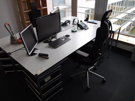 USM Haller Schreibtisch gebraucht kaufen (Auction Premium) | NetBid Industrie-Auktionen