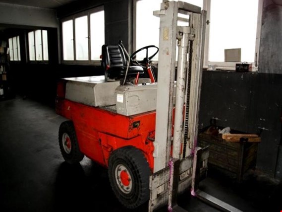 Used Linde H 25 D Diesel fork lift for Sale (Auction Premium) | NetBid Industrial Auctions