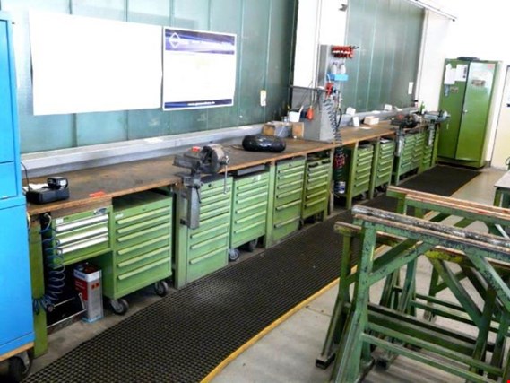 Used fitted work bench for Sale (Auction Premium) | NetBid Industrial Auctions