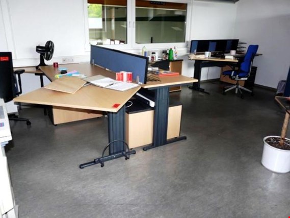 Used Toptec 5 angular desk combination for Sale (Trading Premium) | NetBid Industrial Auctions