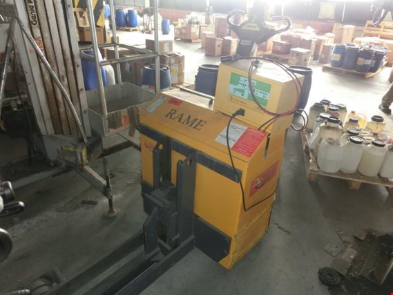 Used FAC Trainatore electr. fabric roll forklift truck for Sale (Auction Premium) | NetBid Industrial Auctions