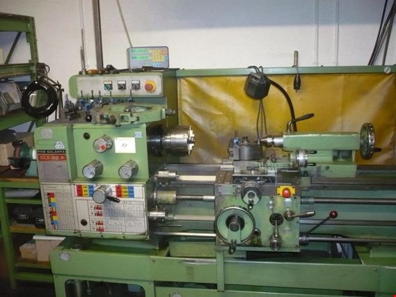 Used TOS SUI 32 A lathe for Sale (Auction Premium) | NetBid Industrial Auctions
