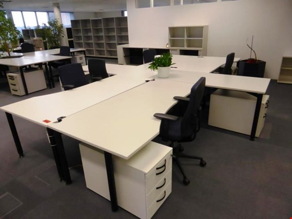 4 desks kupisz używany(ą) (Auction Premium) | NetBid Polska