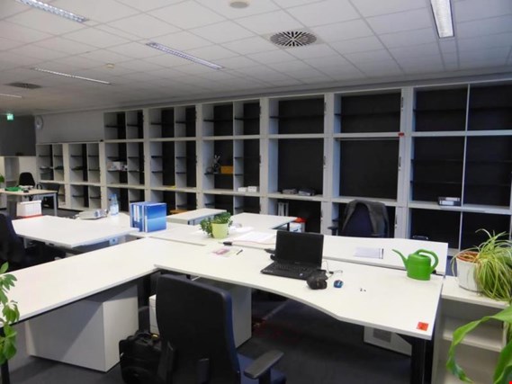 4 desks (Auction Premium) | NetBid España