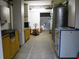 Central compressed air supply system