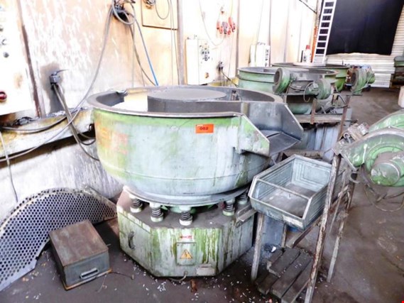 Used Rösler R 300 A/SM Vibratory finishing equipment for Sale (Auction Premium) | NetBid Industrial Auctions