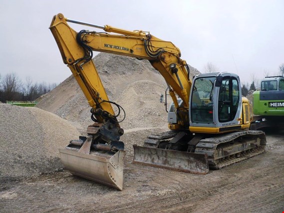 Used New Holland Kobelco E135SR-1ES crawler exevator for Sale (Auction Premium) | NetBid Industrial Auctions