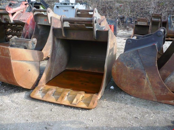 Used backhoe bucket for Sale (Auction Premium) | NetBid Industrial Auctions