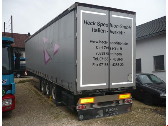 Used Kögel 3-axle semi-trailer with tarpaulin and bows for Sale (Trading Premium) | NetBid Industrial Auctions
