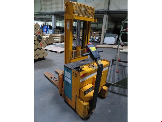 Used Jungheinrich EJC160 electr. hand-guided lift truck for Sale (Auction Premium) | NetBid Industrial Auctions