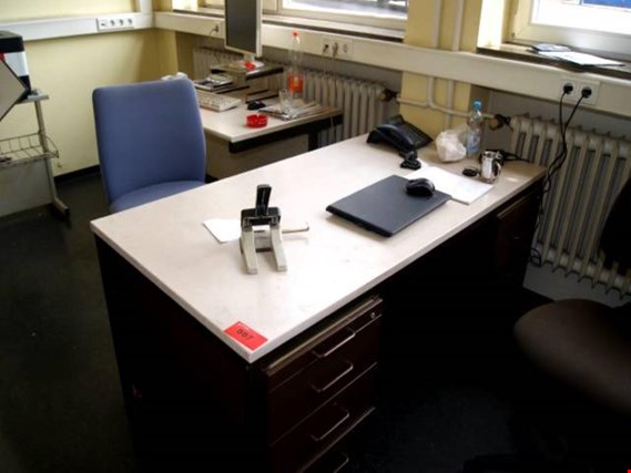 Used 3 Office Desks For Sale Online Auction Netbid Industrial