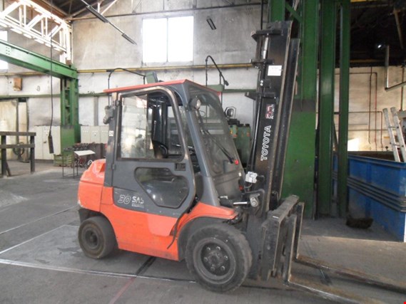 Used Toyota D 2-7 FDF 30 Diesel forklift truck for Sale (Trading Premium) | NetBid Industrial Auctions
