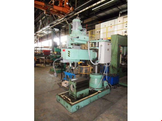 Used APC 2 A 532 radial drilling machine for Sale (Auction Premium) | NetBid Industrial Auctions
