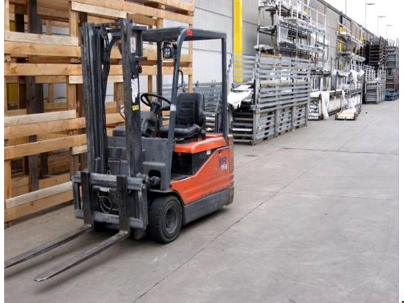Used Toyota 5FBE18 electric forklift truck for Sale (Auction Premium) | NetBid Industrial Auctions