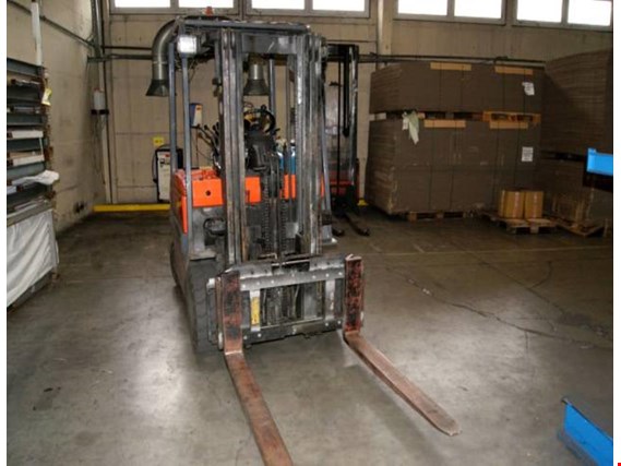 Used Toyota FBMF25 electric forklift truck for Sale (Trading Premium) | NetBid Industrial Auctions