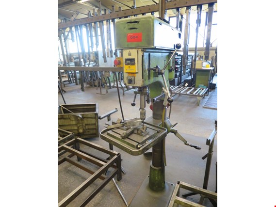 Used Alzmetall AX3S Column drilling machine for Sale (Auction Premium) | NetBid Industrial Auctions