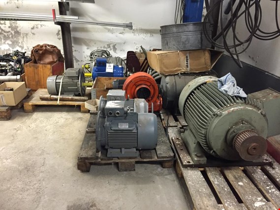Used spare parts store for Sale (Auction Premium) | NetBid Industrial Auctions