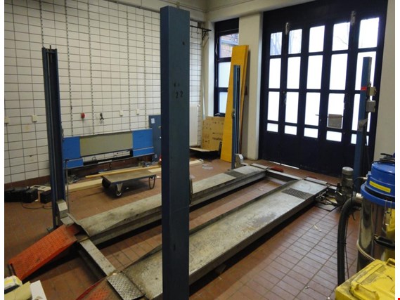 Used Zippo 2306 4 - column - lifting ramp for Sale (Auction Premium) | NetBid Industrial Auctions