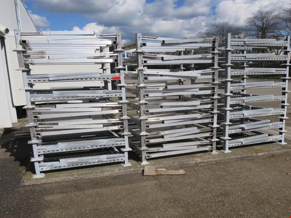 Used 24 Metall-Stapelgestelle for Sale (Auction Premium) | NetBid Industrial Auctions
