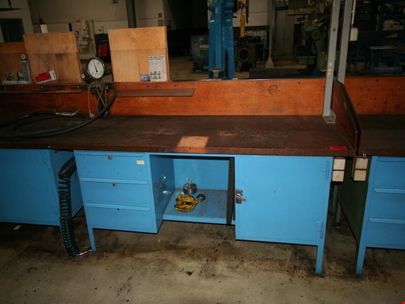 used industrial workbenches