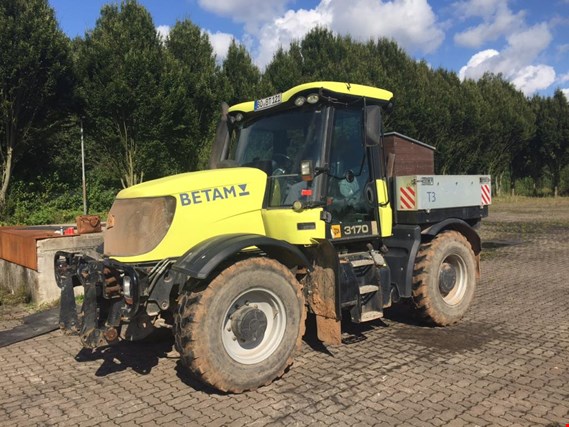Used JCB Fastrac 3170 Tractor for Sale (Auction Premium) | NetBid Industrial Auctions