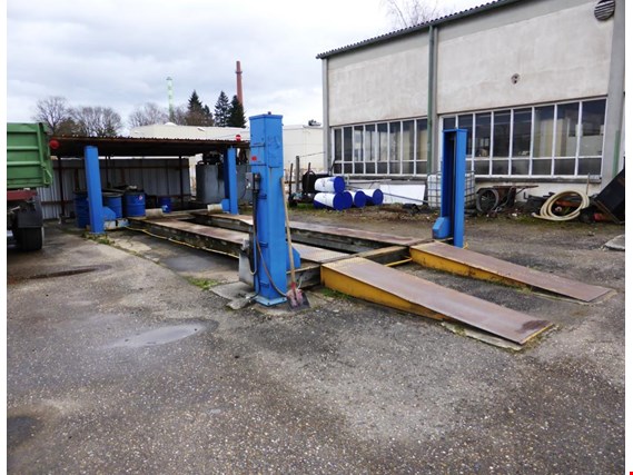 Used Zippo 4-pillar hydraulic ramp for Sale (Auction Premium) | NetBid Industrial Auctions