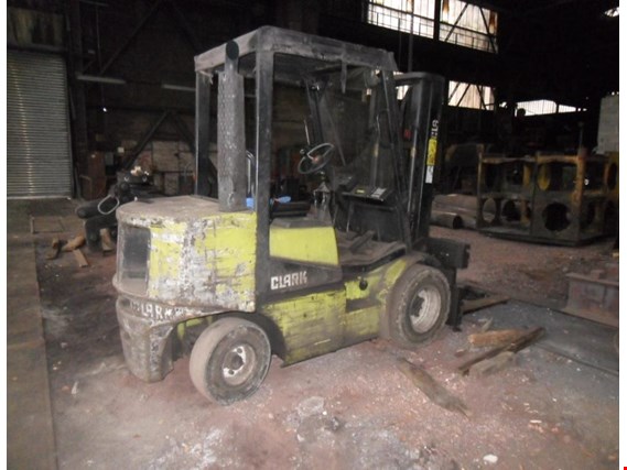 Used Clark CDP 30 diesel forklift for Sale (Auction Premium) | NetBid Industrial Auctions