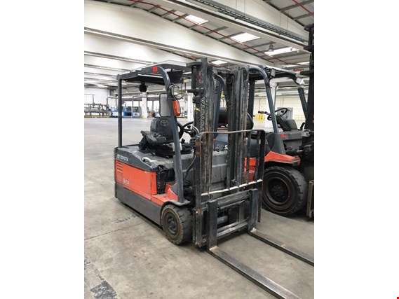 Used Toyota 7 FBEF 18 electric forklift for Sale (Auction Premium) | NetBid Industrial Auctions