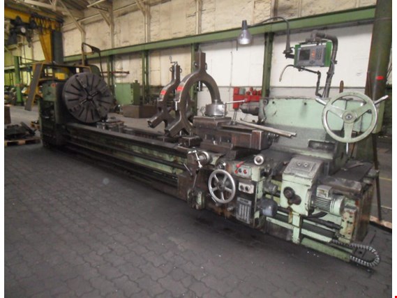 Used TOS SU 100 sliding and screw cutting lathe for Sale (Auction Premium) | NetBid Industrial Auctions