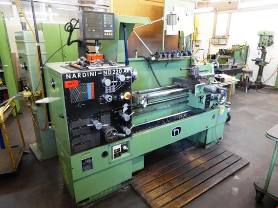 Used Nardini ND 220 AE sliding and screw cutting lathe for Sale (Auction Premium) | NetBid Industrial Auctions