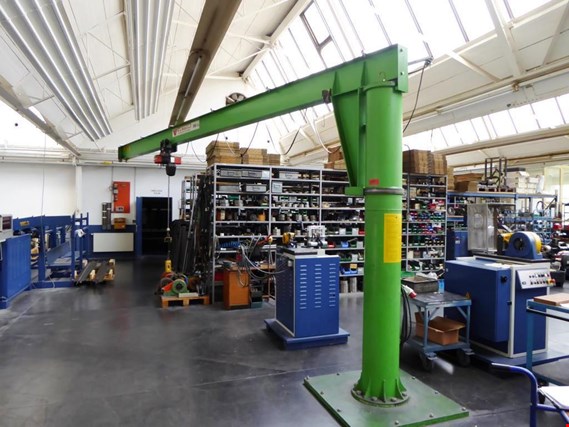 Used Vetter lifting swing arm crane for Sale (Auction Premium) | NetBid Industrial Auctions