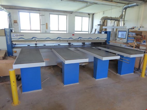 Used Holzma OPTHPP 350/43/31 horizontal panel-sizing saw for Sale (Auction Premium) | NetBid Industrial Auctions