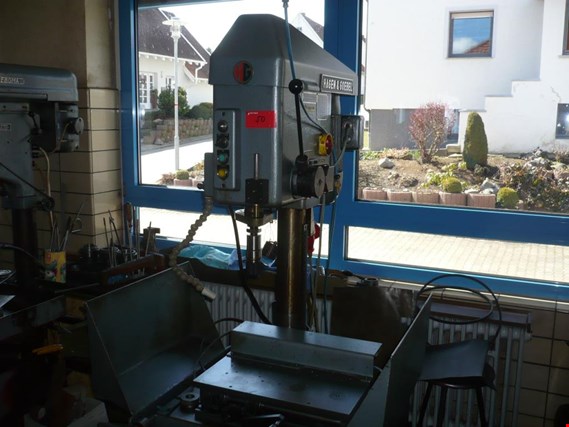 Used Hagen & Göbel HG 22E column thread cutting machine for Sale (Auction Premium) | NetBid Industrial Auctions