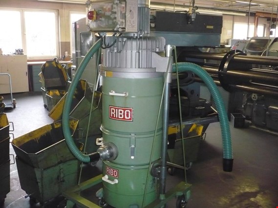 Used Ribo VS 10459 industrial vacuum cleaner for Sale (Auction Premium) | NetBid Industrial Auctions