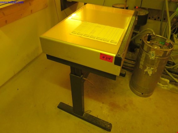 Used Just Underlight table for Sale (Online Auction) | NetBid Industrial Auctions