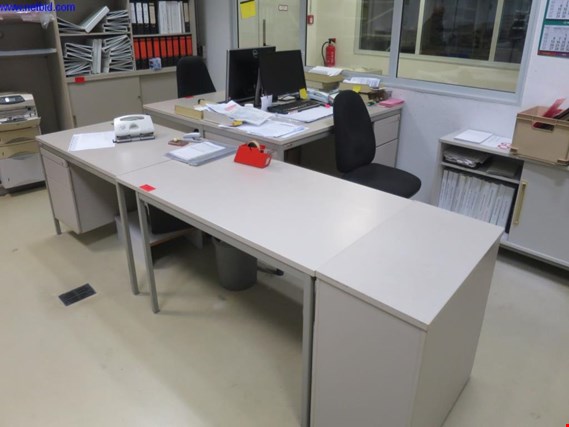 Used Assmann 2 Desks for Sale (Trading Premium) | NetBid Industrial Auctions