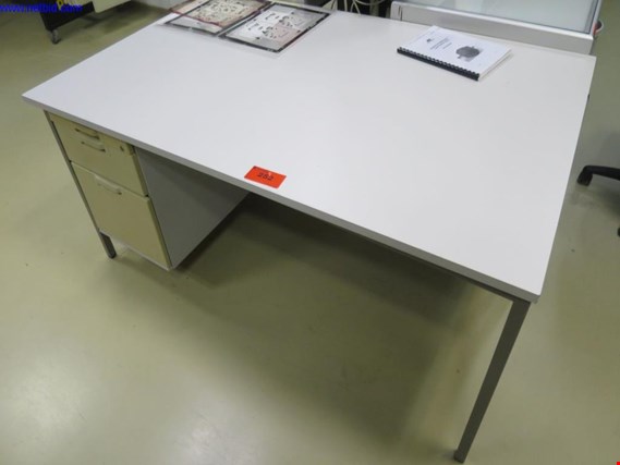Used 3 Desks for Sale (Trading Premium) | NetBid Industrial Auctions