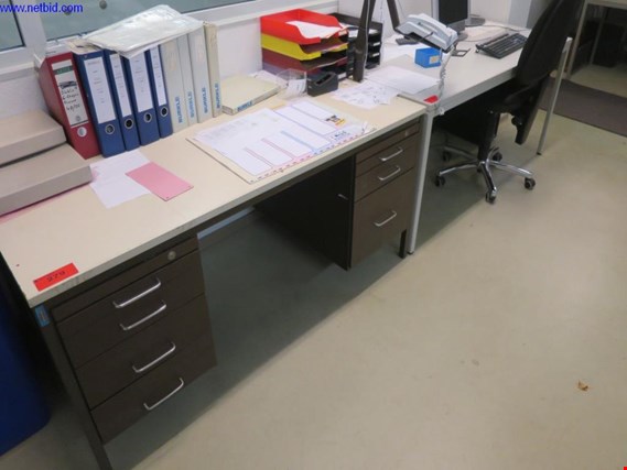 Used Desk for Sale (Trading Premium) | NetBid Industrial Auctions